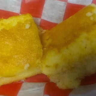 Cornbread (2 Pieces)